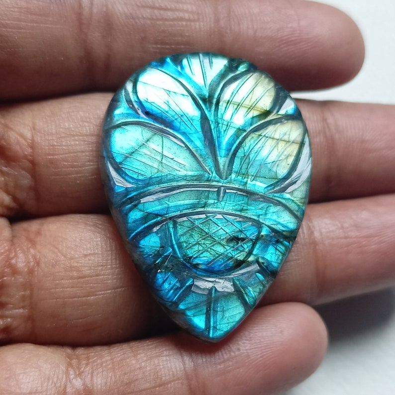 Mughal Carving Size 27*37*6mm Weight 56Cts Pear Shape Labradorite Cabochon Multi Flashy Carving Labradorite Gemstone Jewelry Gemstone