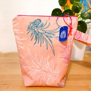 ALL IN - beauty and case with handle - waterproof, original fabric with Pineapple