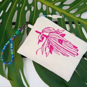 Cotton canvas clutch with zip and detachable handle. RABO DE GATO silkscreen print