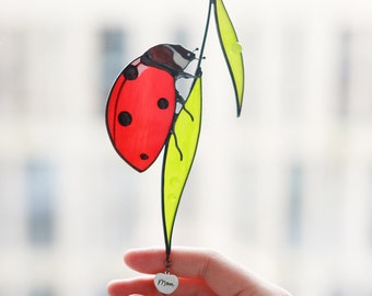 Personalized Ladybug Suncatcher, Custom Engraved Heart Tag, Elegant Stained glass Ladybug Window Hangings, Personalized gift for Mom