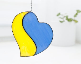 Atrapasueños con forma de corazón y bandera ucraniana de vitral: regalo decorativo para el hogar