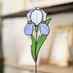 Stained Glass Iris Flower, Custom Birthday Gift for Mom, Flower Garden Decor, Iris Plant Stake, Floral Table Decor for Living Room