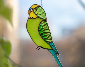 Stained Glass Parrot Suncatcher - Green Bird Window Hangings - Handcrafted Birthday Gift for Mom - Unique Bird Lovers Glass Home Decor