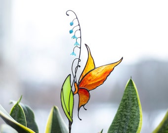 2 en 1 Suncatcher et pieux de plantes en vitrail - Papillon sur la feuille - Cadeau de plante d’intérieur - Piquets sur tige métallique - Cadeau de la fête des mères