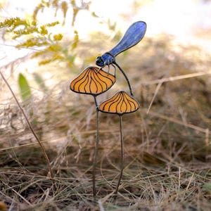 Stained Glass Mushroom Plant Stake Suncatcher Dragonfly, Dragon Fly Garden Stakes, Mini Mushroom Ornament Rustic Cottagecore Style
