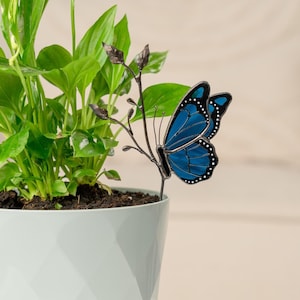 Buntglas-Blumenstecker: Handgefertigte Gartendekoration