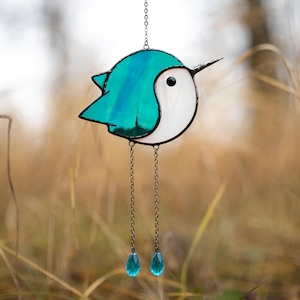 Hummingbird stained glass window hangings , Mothers gift for birthday, Glass light catcher, Round Bird suncatcher - 70th birthday gift Woman
