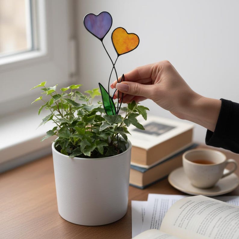 Handgemaakte glas-in-lood hart plantenstok • Bloempotaccent • Uniek cadeau voor moeder, vrouw, plantenliefhebber • Verjaardag, jubileum en Valentijnsdag afbeelding 13
