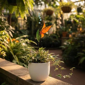 Poteau de plante de muguet en vitrail avec papillon, cadeau de fête des mères pour maman, décoration de plante en verre pour pots, cadeau de jardin de grand-mère
