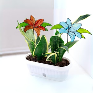 Tiger Lily Stained Glass Plant stakes - Flower Garden stakes decorative - Indoor Decor For Plants - Mother Birthday gifts from daughter