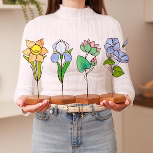 Stained Glass Birth Flower Plant Stake – Handmade Mothers day Gift