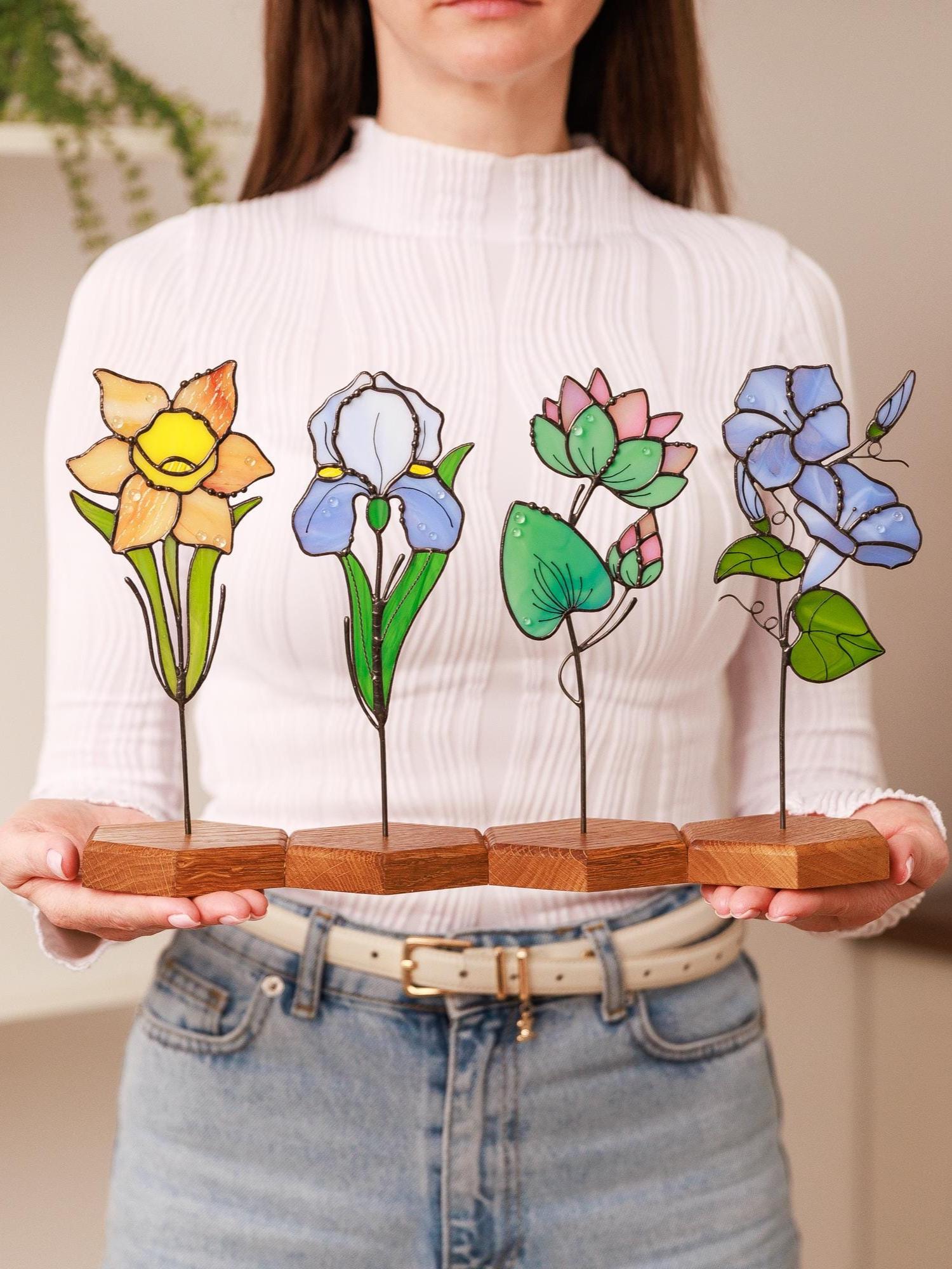 Stained Glass Flower Personalized Gift Birth Flower Gift Set for Mother in Law Floral Garden Decor Christmas Gift Birth Flower Plant Stake