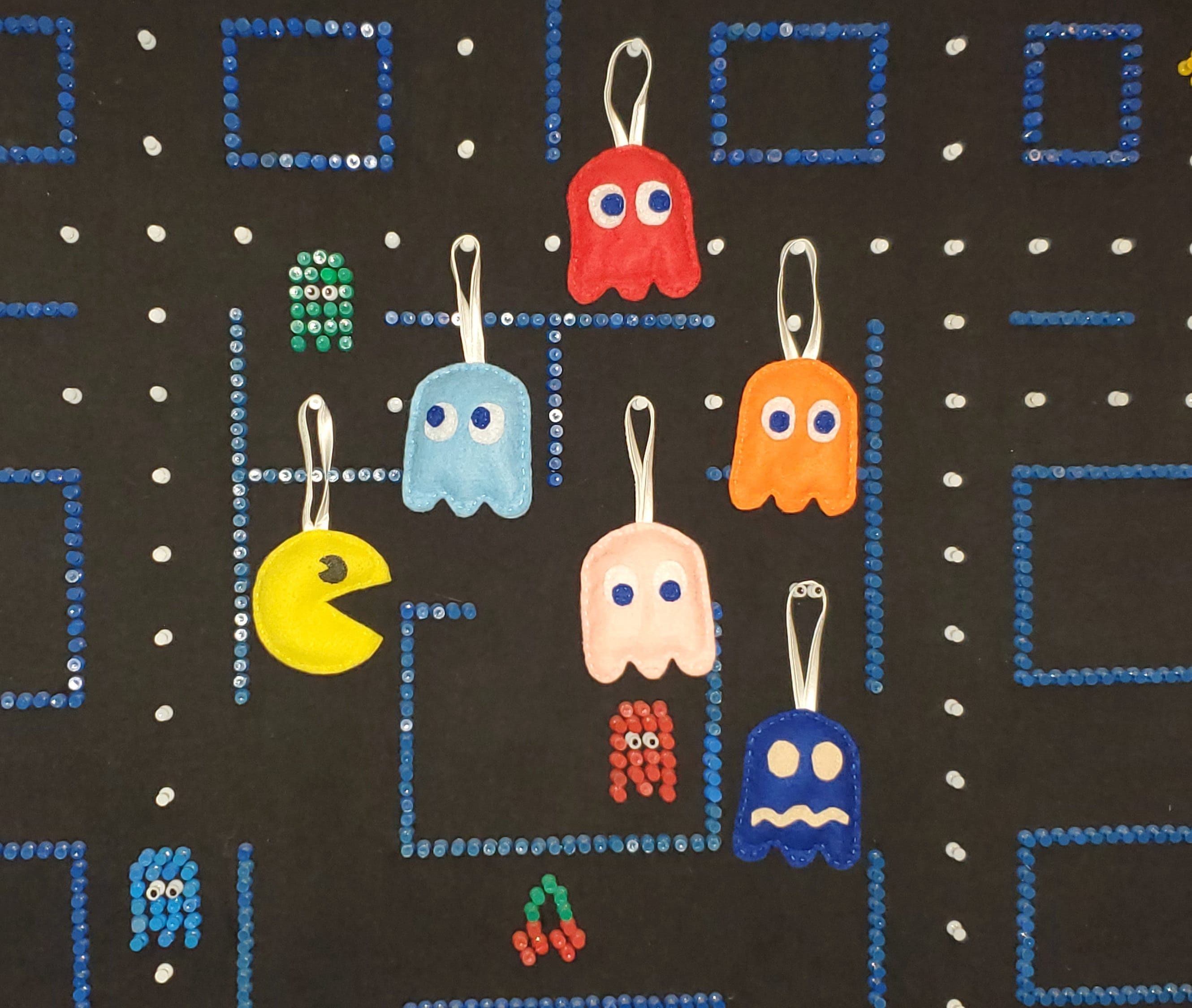 Felt Pac-man & Ghosts, Set of 6 Mini Felt Stuffies, Pacman