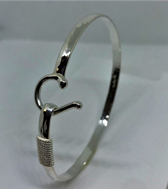 ISLAND J-HOOK BRACELET 4mm Hammered Texture .925 Sterling Silver Size 7. 