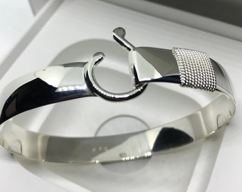 Authentic Handcrafted .925 Sterling Silver Island J-Hook Bracelet 10mm Smooth Textured Size 8.