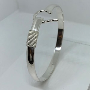 Pulseras con gancho J de la isla caribeña de 6 mm, texturas lisas y martilladas a mano, todas en plata de ley .925, tamaños de 7.5&quot; y 7.0&quot;.
