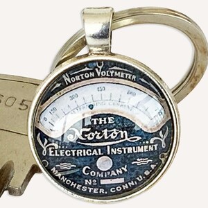 Llavero vintage con voltímetro Norton, regalo mecánico para papá