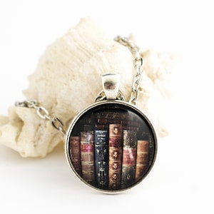 Cadeau-ideeën voor boekenliefhebber, cadeaus voor bibliothecarissen, kettinghanger boek, bibliotheeksieraden voor vrouwen, bibliotheekhanger voor hem, lerarencadeau