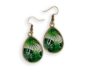 Monstera leaf earrings, Green plant earrings, Boho nature jewelry, Teardrop dangly earrings, Green leaf earrings, Dangle earrings