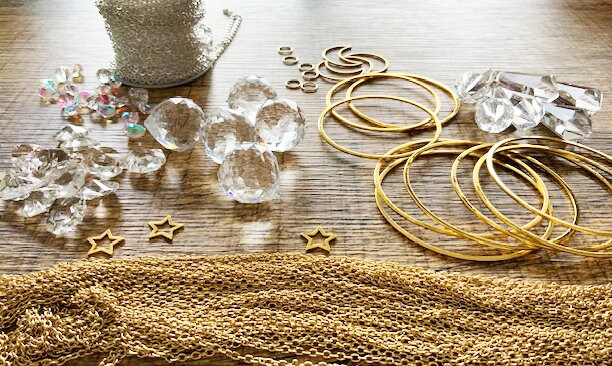 Balance – Decorazione Per Finestra In Legno Di Ciliegio Con Cristallo Swarovski Spectra | Fatto A Mano Per Feng Shui E Giochi Di Luce