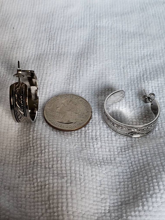 Beaded design hoop silver earrings. These silver … - image 5