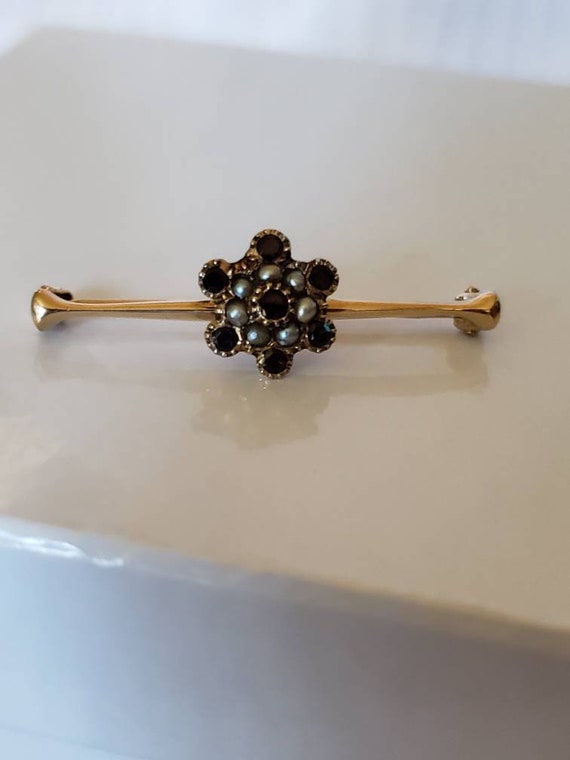 14k yellow gold Victorian Kremintz dress clip. Thi