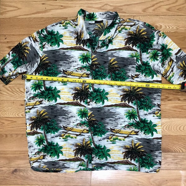 Vintage Maui Trading Company 100% rayon Hawaiian shirt