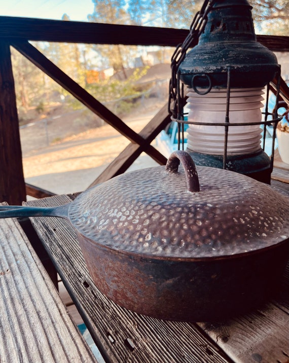 Vintage Vintage Cast Iron Wagner Ware Sidney 8 Pan With Lid 