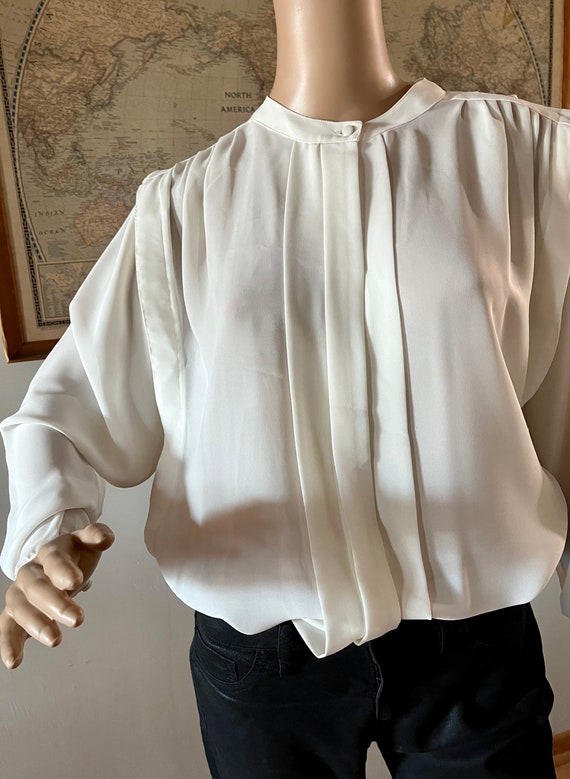 Vintage Regina Porter ivory blouse size 8