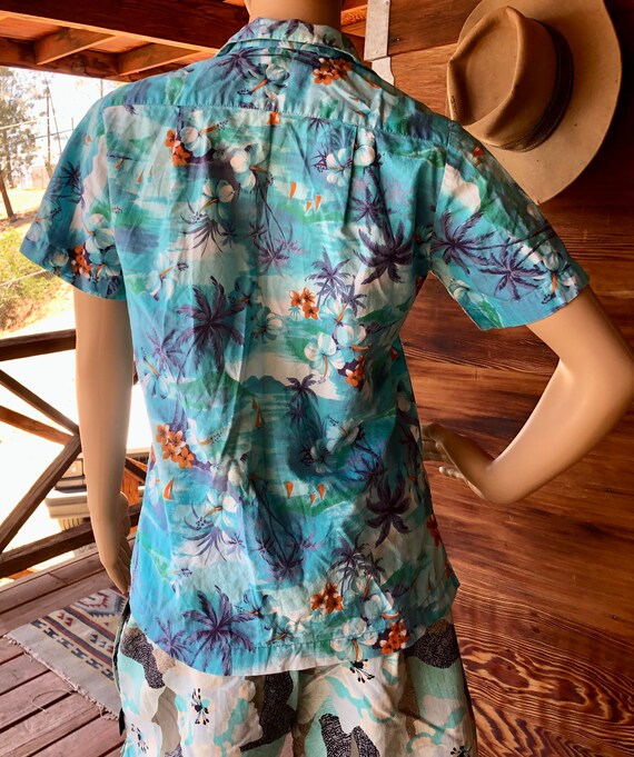 Vintage Hawaiian print button down blouse - image 2