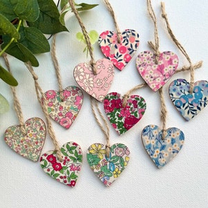 Liberty Tana Lawn Herz aus Holz Dekoration : Valentinstag Geschenk