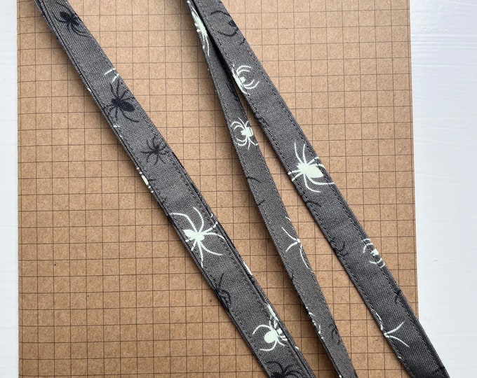 Lanyard - Spiders glow in the dark skinny fabric lanyard