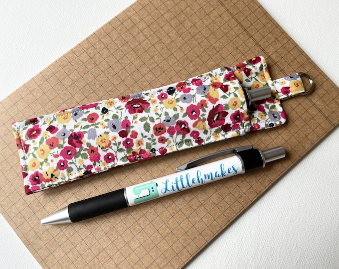 Customizable fabric pen holder