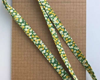 Daffodil and daisy fabric skinny lanyard