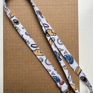 Coach / PE / Sports Teacher white skinny fabric lanyard