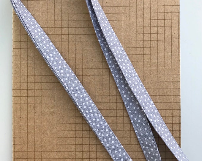 Light grey & white spotty fabric lanyard