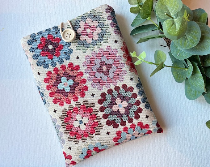 Tapestry Crochet ‘look’ Fabric Book Kindle Sleeve