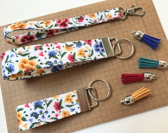 Keyfob or wristlet key chain - Frida Kahlo Ditsy Floral White fabric