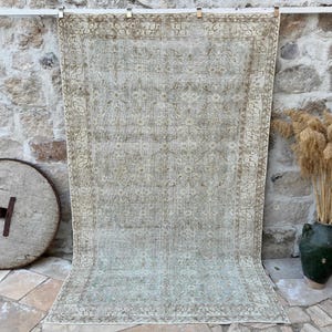 5x9 Vintage Turkish Rug – Handwoven Neutral Wool Carpet in Faded Beige and Aqua – Elegant Large Area Rug for Living Room or Master Bedroom