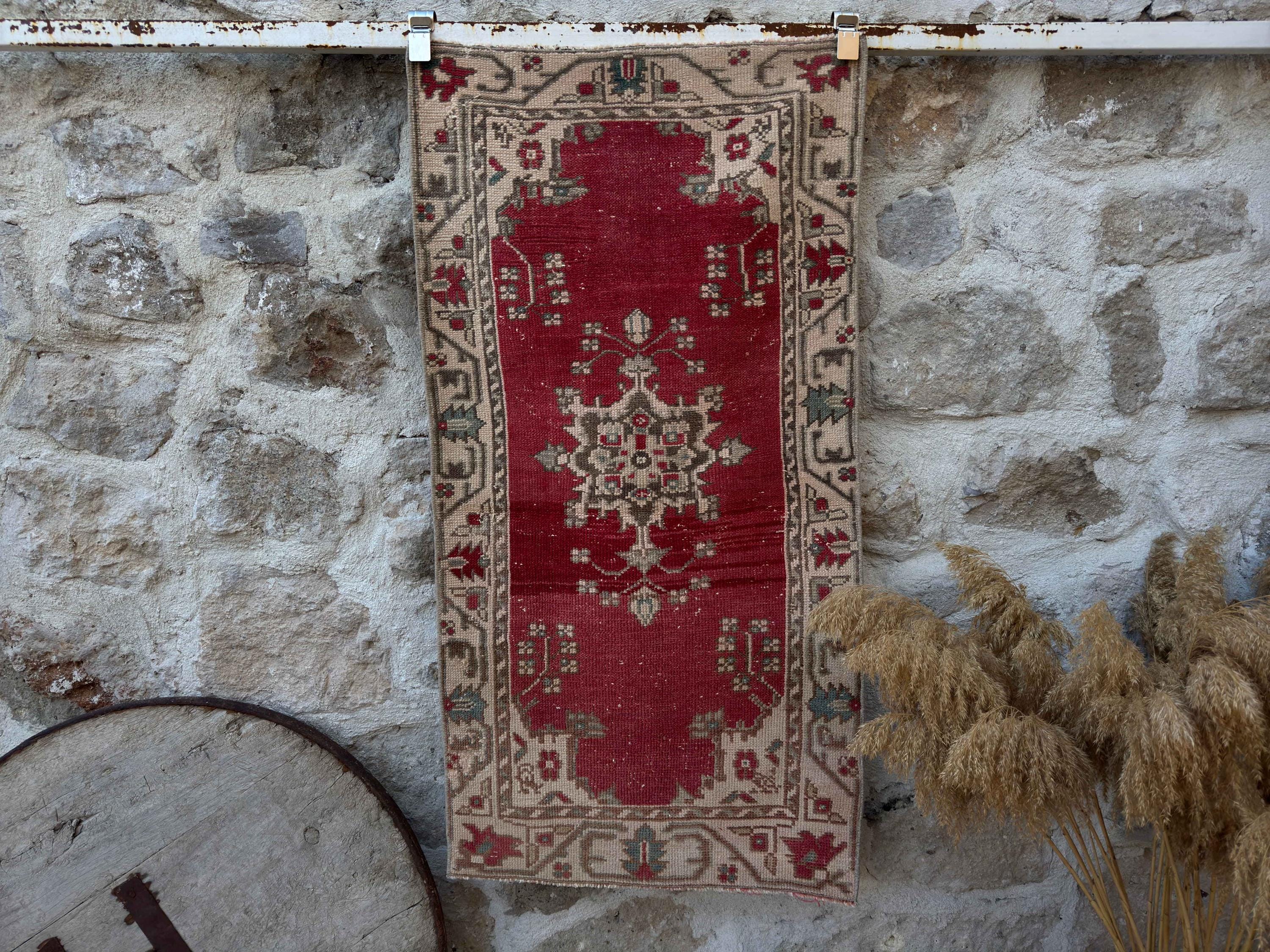 2x5 Vintage Rug, Turkish Rug, Red Rug, Anatolian Rug, Handmade Rug