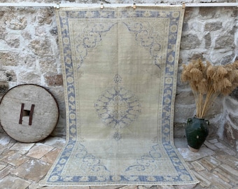 5'8" x 9'7" Vintage Turkish Rug – Light Blue & Beige – Hand-Knotted Oushak Carpet – Soft Tones – Elegant Antique Area Rug for Living Spaces