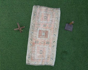 手織りトルコ製小型ラグ：1'6