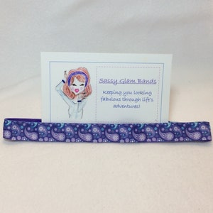 Paars, met een vleugje lichtblauw en wit, paisley-print op paars lint 7/8 &quot;breedte hoofdband