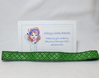 Nudo celta con brillo en diadema de grosgrain verde de 7/8" de ancho