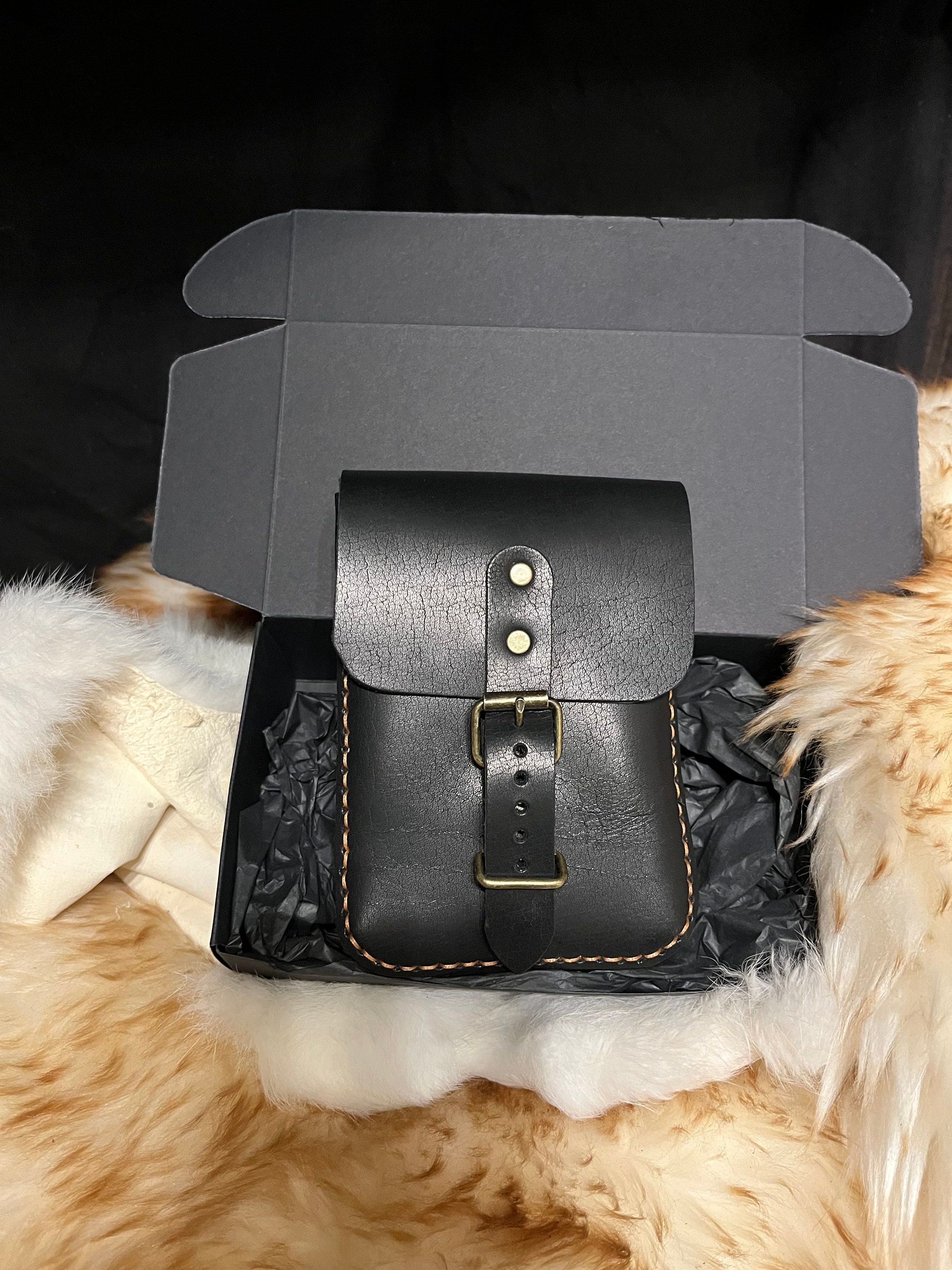 Gucci Large Red Calfskin Leather Logo Print Belt Bag – Oliver