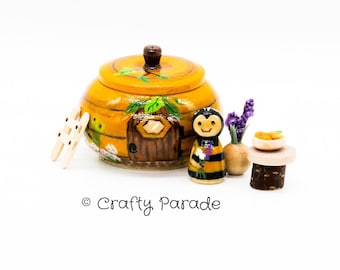 Little Bee in beehive