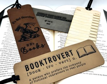 Reading List Bookmarks - Leatherette & Wood Engraved - Book Lover Gift Idea - Star Review Tracker - Library TBR Log - Double Sided Flexible