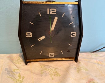 MCM Stancraft vintage clock