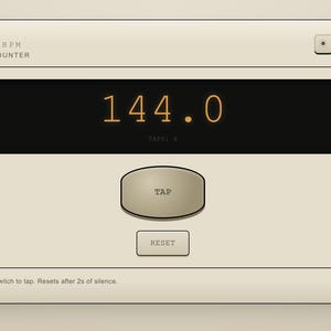 Peut inclure: Une interface de compteur de tempo num&eacute;rique sur fond beige, avec un &eacute;cran noir affichant 144.0 BPM. L'&eacute;cran comprend un grand bouton ovale &eacute;tiquet&eacute; TAP, un bouton rectangulaire RESET plus petit et un voyant lumineux TAPPING.