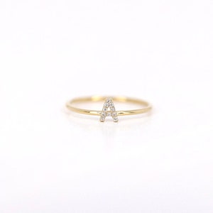 Anillo con letra inicial de diamante, anillo de oro de 14 quilates, anillo de diamante delicado con nombre, anillo de diamante de oro, anillo con letra A del alfabeto, regalo de graduación para ella